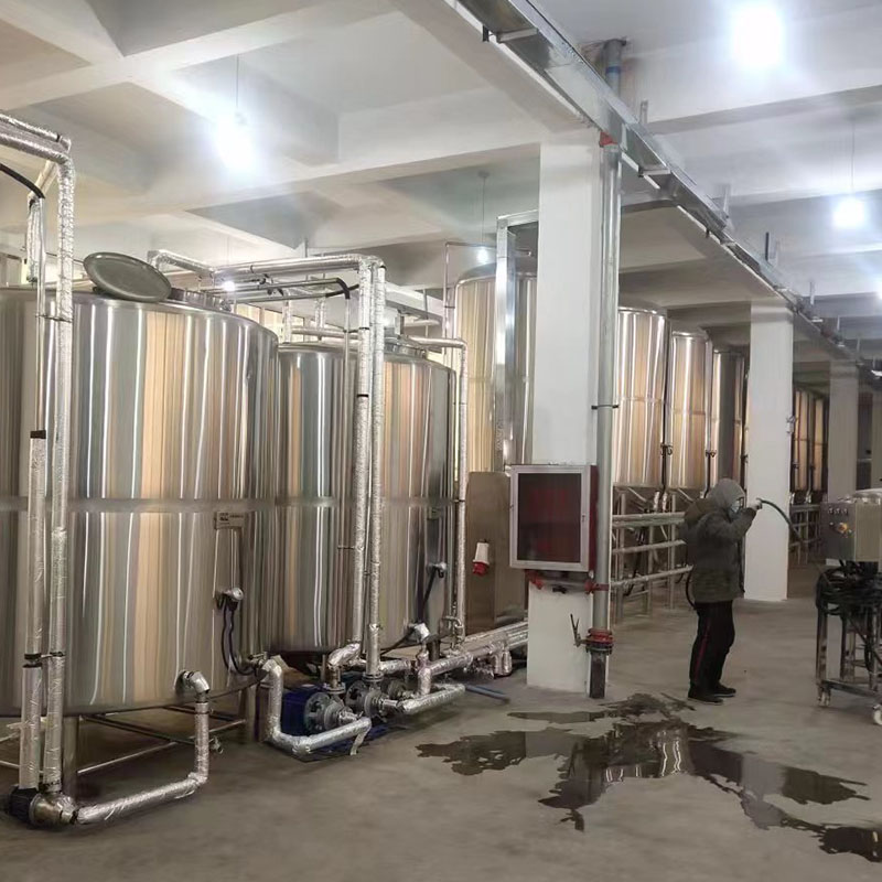 根河精酿啤酒设备